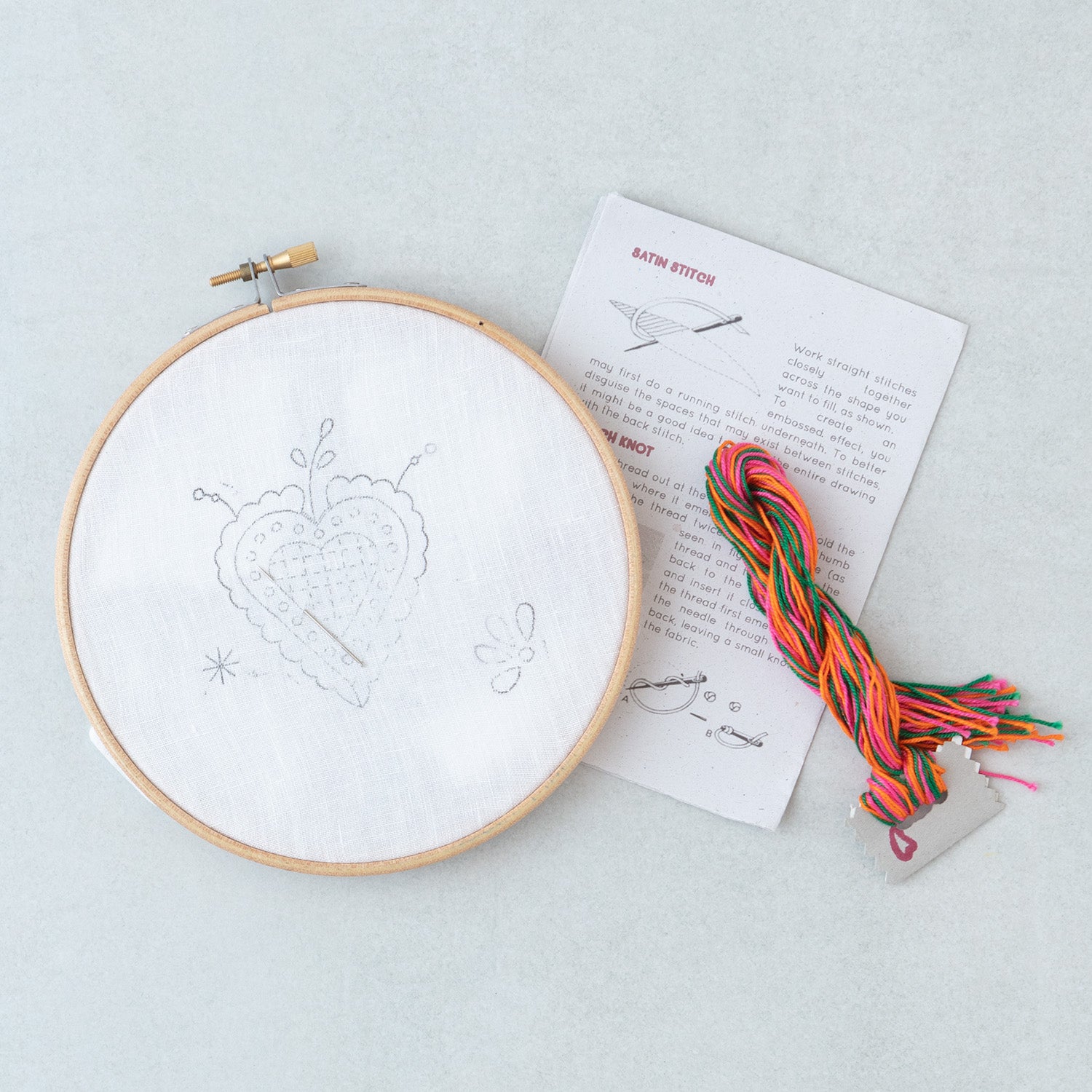 Embroidery Kit for beginners - Viana's heart Portuguese motif